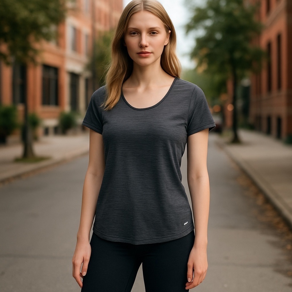 Old Navy Women’s Breathe On Mesh Back Performance Tee Gray Size Large